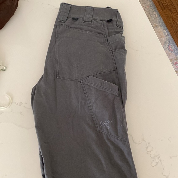 Arc’Teryx men’s gray pants size 32 - Picture 7 of 7
